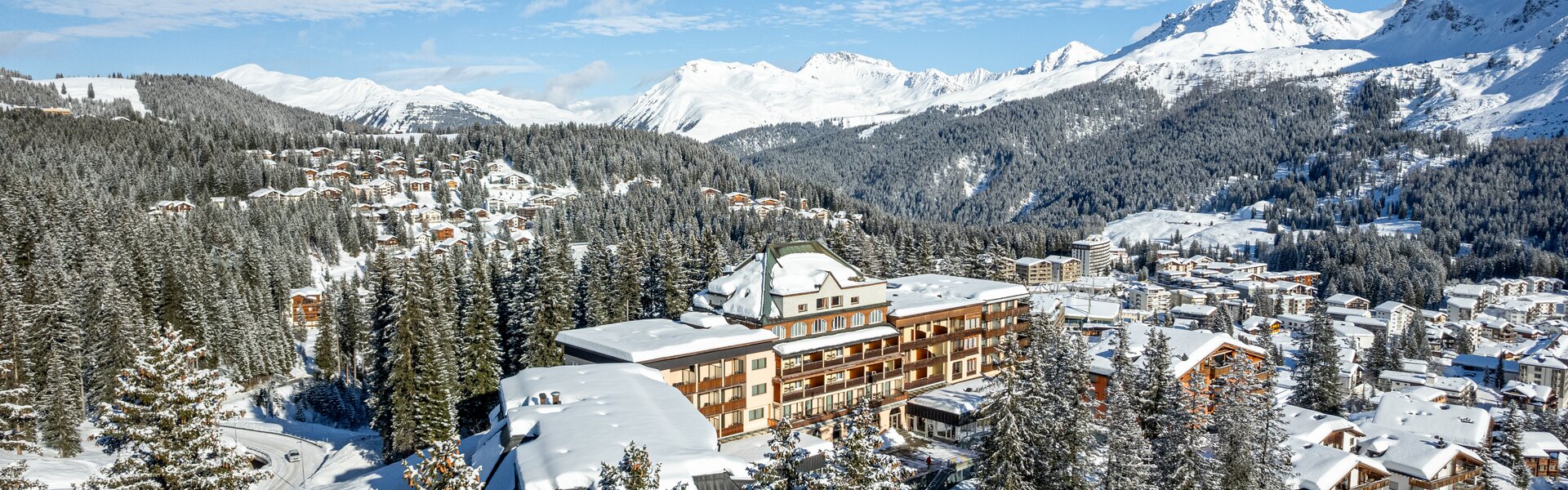 Waldhotel Arosa in winter