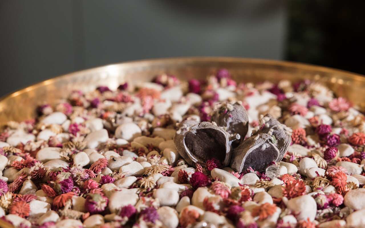 dried flowers in the wellness area